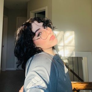 Meet your Posher, Angelina